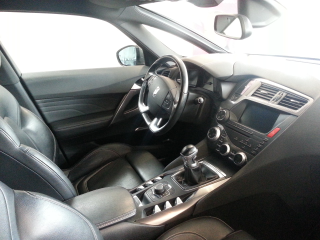 Citroen DS5 sport chic 160cv d'occasion disponible dans votre garage à Marseille La Valentine